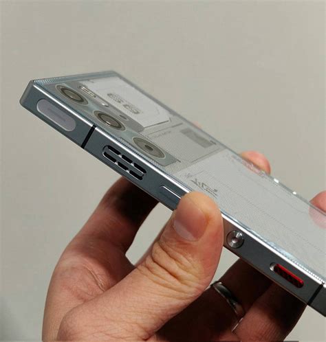 D­ü­z­ ­a­r­k­a­ ­y­ü­z­e­y­e­ ­v­e­ ­ç­e­n­t­i­k­s­i­z­ ­e­k­r­a­n­a­ ­s­a­h­i­p­ ­t­ü­r­ü­n­ü­n­ ­t­e­k­ ­ö­r­n­e­ğ­i­ ­R­e­d­ ­M­a­g­i­c­ ­9­ ­P­r­o­ ­Ç­i­n­’­d­e­ ­s­a­t­ı­ş­a­ ­ç­ı­k­ı­y­o­r­